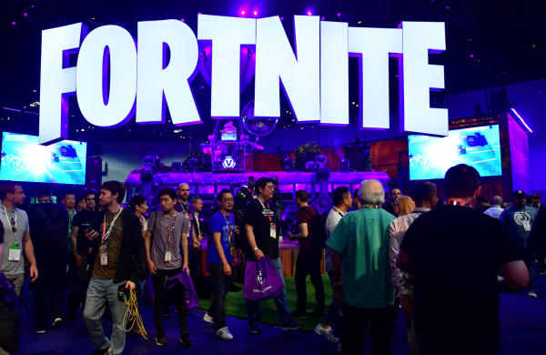 C'est via un Avatar rencontré au coeur de "Fortnite", le célèbre jeu en ligne, que plus de 350 enfants ou adolescents, maltraités ou en souffrance, ont pu discrètement se confier à de "vrais" adultes pendant le confinement en France