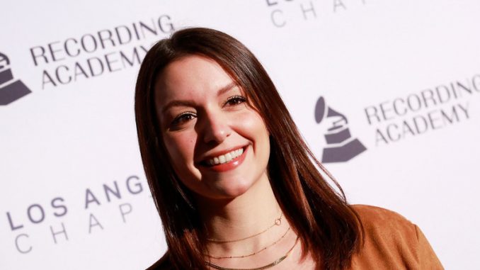 La compositrice Stephanie Economou, la grande gagnante de la meilleure bande-son dans la catégorie jeux vidéo aux Grammys Awards.