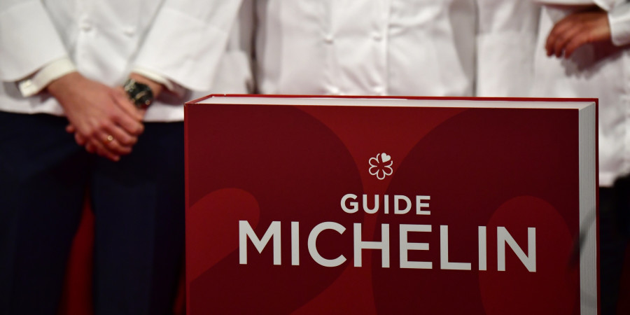 La représentation du livre rouge Guide Michelin qui a pris part à la conception du jeu Chef Life.