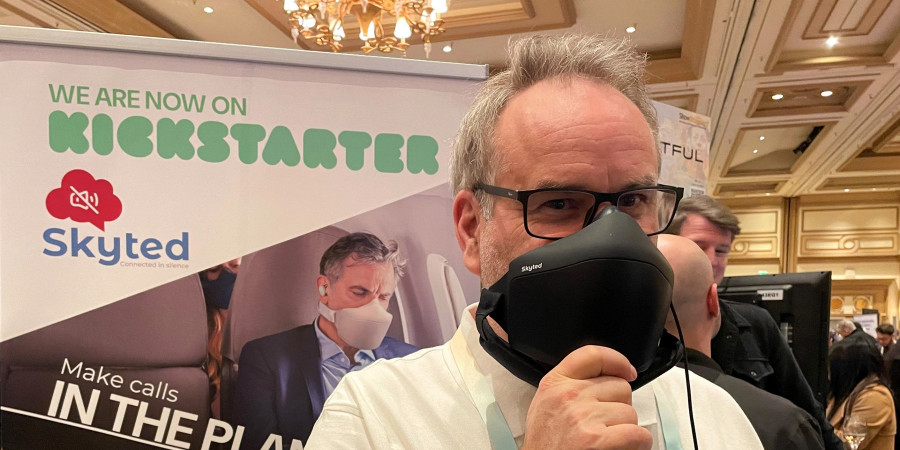 Stéphane Hersen, fondateur de Skyted et créateur du masque silencieux, un des accessoires connectés présentés au CES Las Vegas.