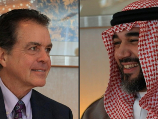 Brian Ward, le patron de Savvy Games, et le prince Faiçal ben Bandar ben Sultan Al-Saoud.