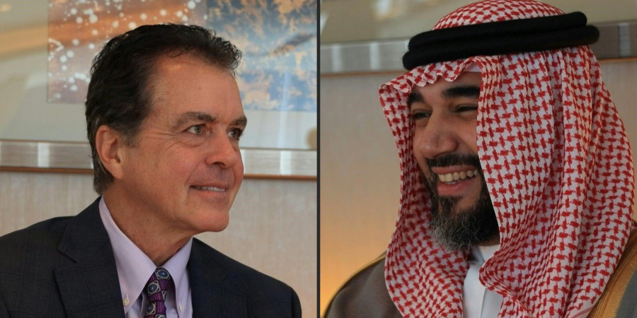 Brian Ward, le patron de Savvy Games, et le prince Faiçal ben Bandar ben Sultan Al-Saoud.