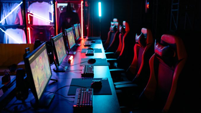 Comme pour n’importe quel tournoi, les « Jeux Olympiques de l'e-sport » se feront dans une salle emplie de PC gamers.