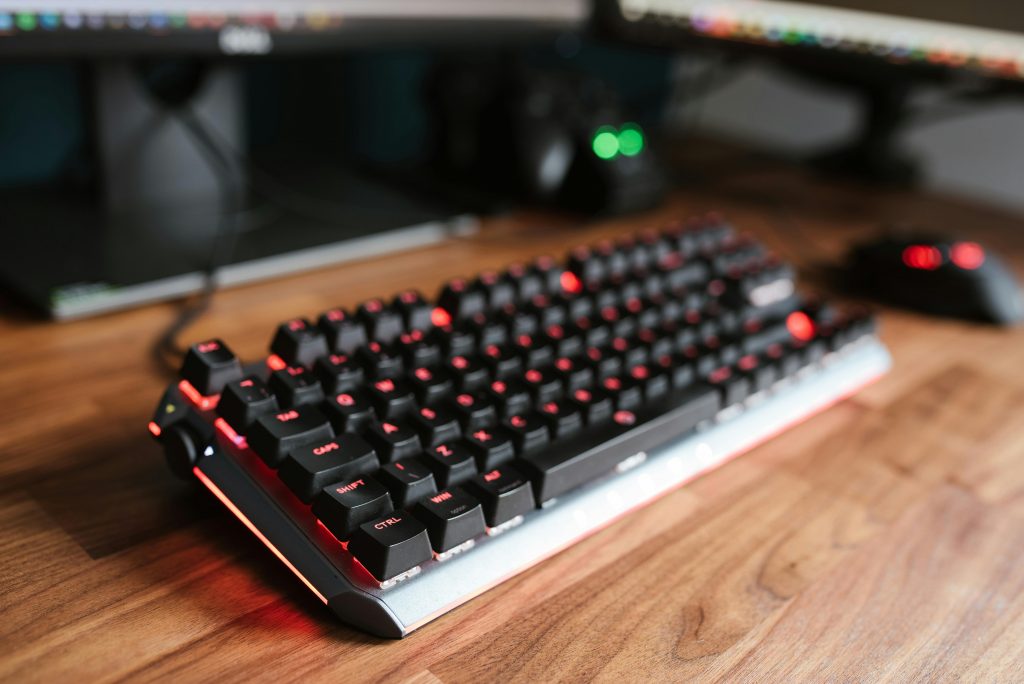 Le nouveau clavier G515 de Logitech profitera d’un rétroéclairage optimisé LIGHTSYNC.