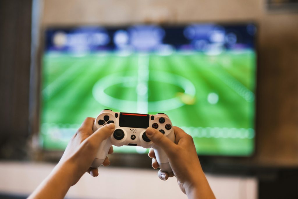 Passer beaucoup de temps sur les jeux vidéo ne nuit pas à la santé mentale des adultes.