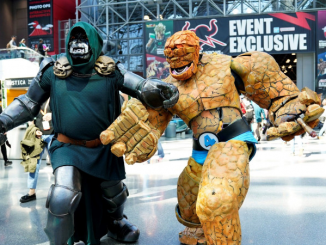 Des cosplayeurs visitant le New York Comic Con 2024.