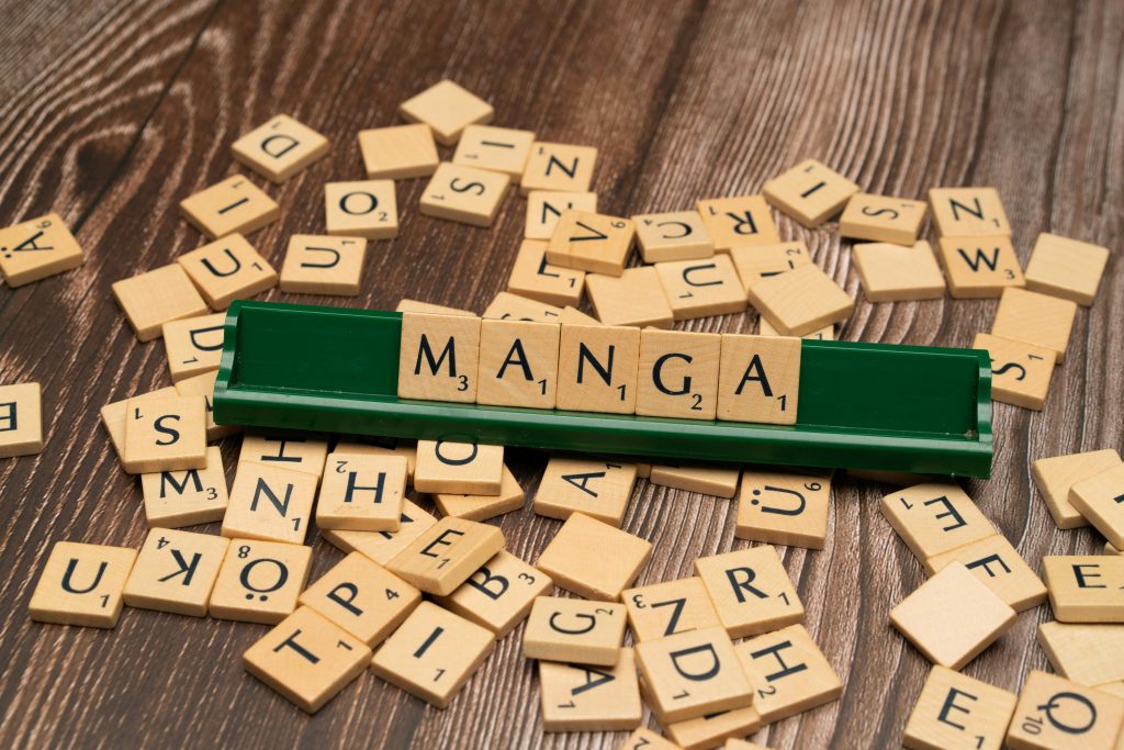 Le mot « manga » formé avec des lettres de scrabble.